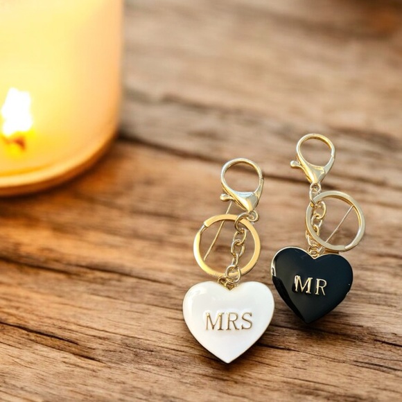 Mr & Mrs Keychain’s - Picture 2 of 5
